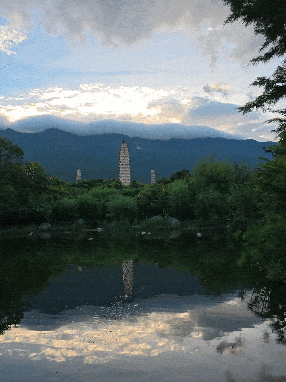 崇圣寺三塔-2.gif